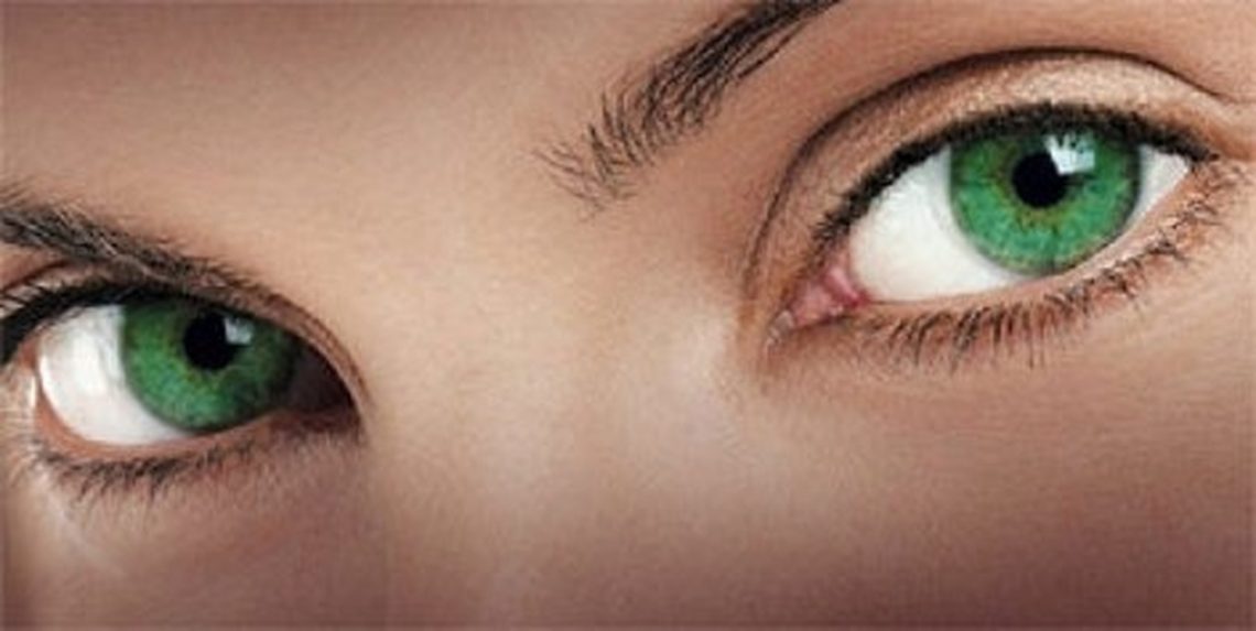 Почему глаза меняют цвет